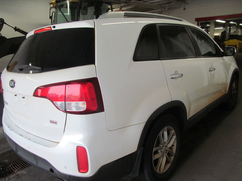 2015 Kia Sorento LX in Dartmouth, Nova Scotia - 4 - w1024h768px