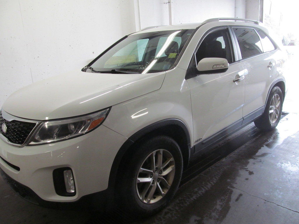 2015 Kia Sorento LX in Dartmouth, Nova Scotia - 2 - w1024h768px