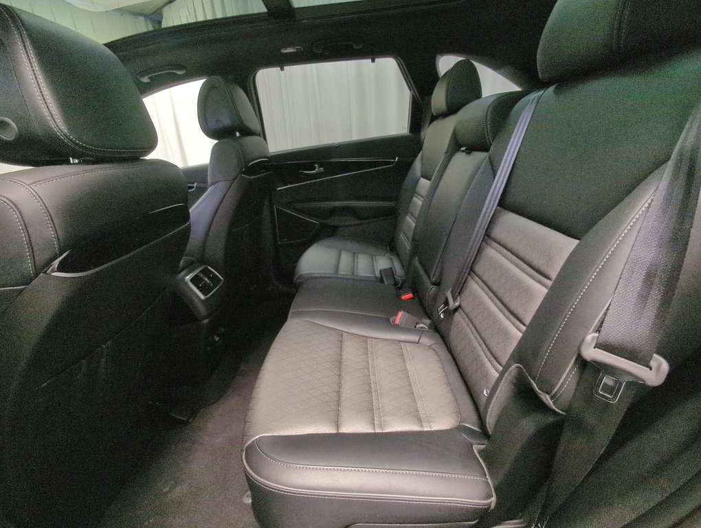 2016 Kia Sorento 3.3L SX in Dartmouth, Nova Scotia - 23 - w1024h768px