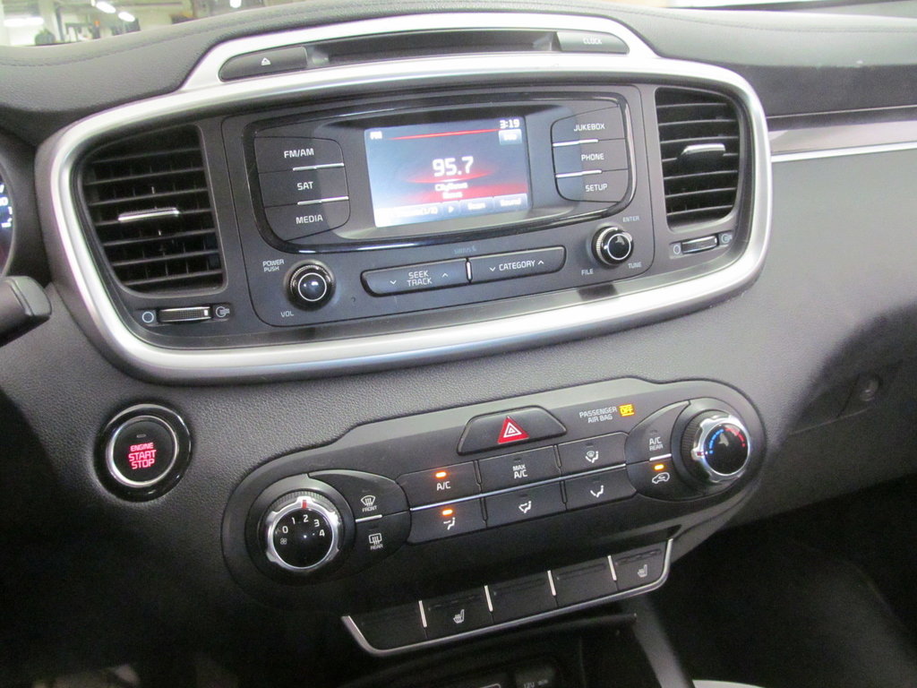 2016 Kia Sorento 3.3L LX+ in Dartmouth, Nova Scotia - 6 - w1024h768px