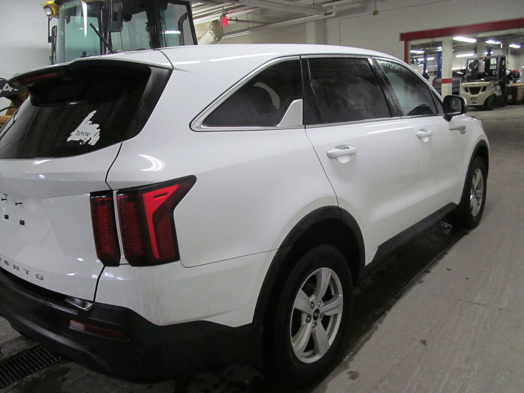 2021 Kia Sorento LX+ in Dartmouth, Nova Scotia - 4 - w1024h768px