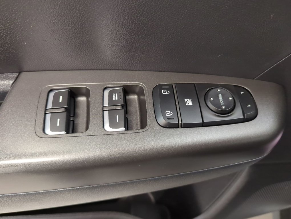2020 Kia Sportage LX in Dartmouth, Nova Scotia - 13 - w1024h768px