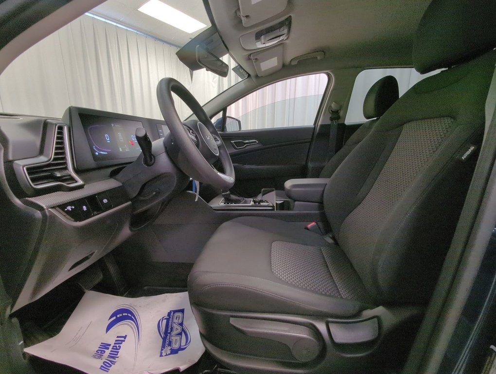 2024 Kia Sportage LX in Dartmouth, Nova Scotia - 11 - w1024h768px