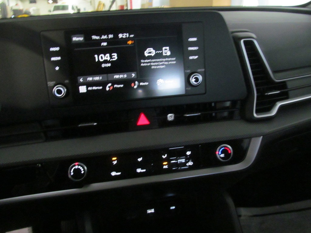 2024 Kia Sportage LX in Dartmouth, Nova Scotia - 6 - w1024h768px