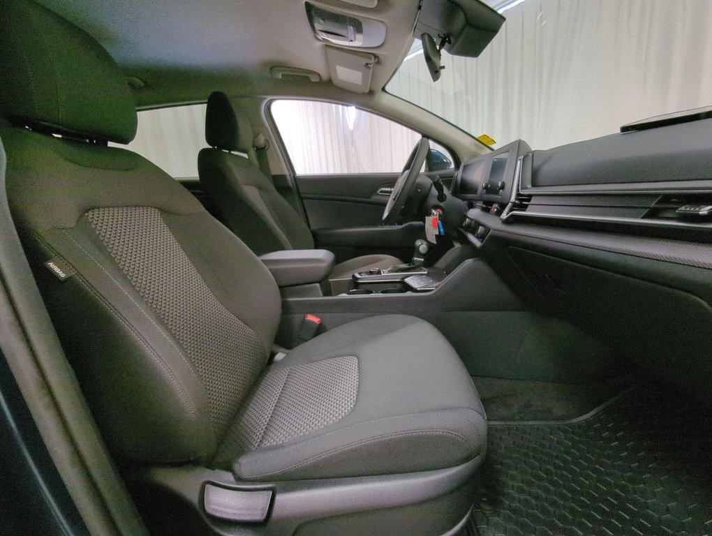 2024 Kia Sportage LX in Dartmouth, Nova Scotia - 23 - w1024h768px