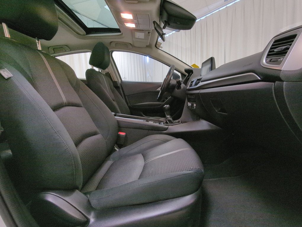 2017 Mazda 3 GT in Dartmouth, Nova Scotia - 24 - w1024h768px