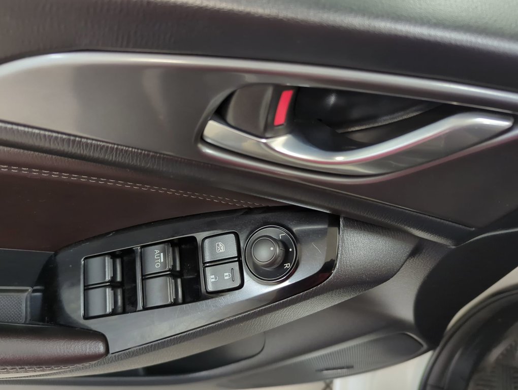 2018 Mazda 3 GT in Dartmouth, Nova Scotia - 13 - w1024h768px