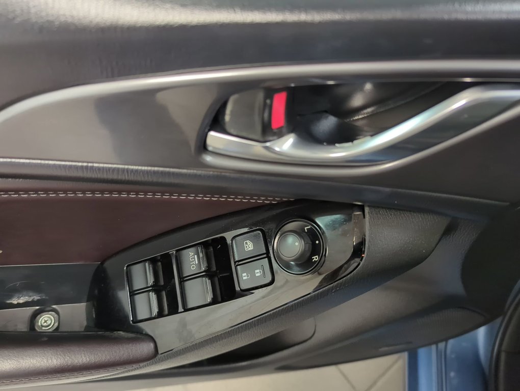 2018 Mazda 3 GT in Dartmouth, Nova Scotia - 13 - w1024h768px