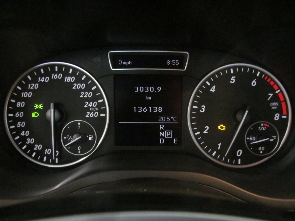 2014 Mercedes-Benz B-Class B 250 Sports Tourer in Dartmouth, Nova Scotia - 5 - w1024h768px