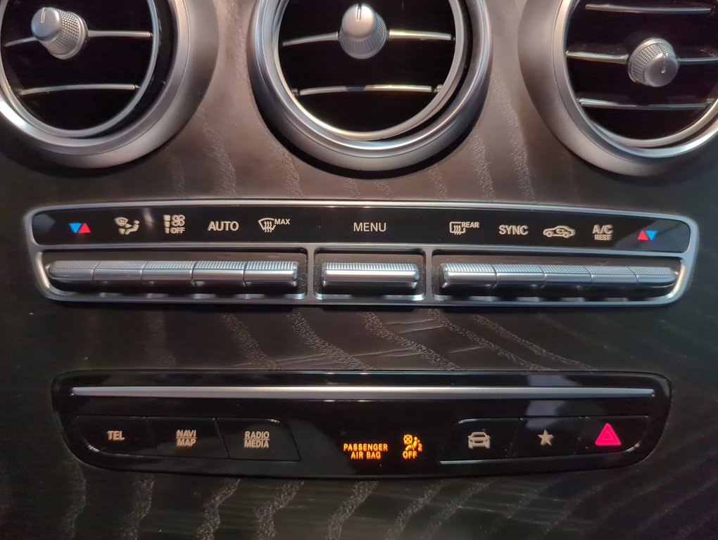2022 Mercedes-Benz GLC 300 in Dartmouth, Nova Scotia - 19 - w1024h768px