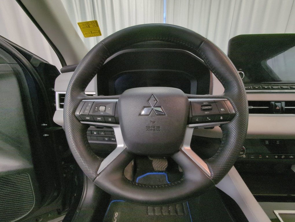 2024 Mitsubishi Outlander Plug-In Hybrid SEL in Dartmouth, Nova Scotia - 14 - w1024h768px