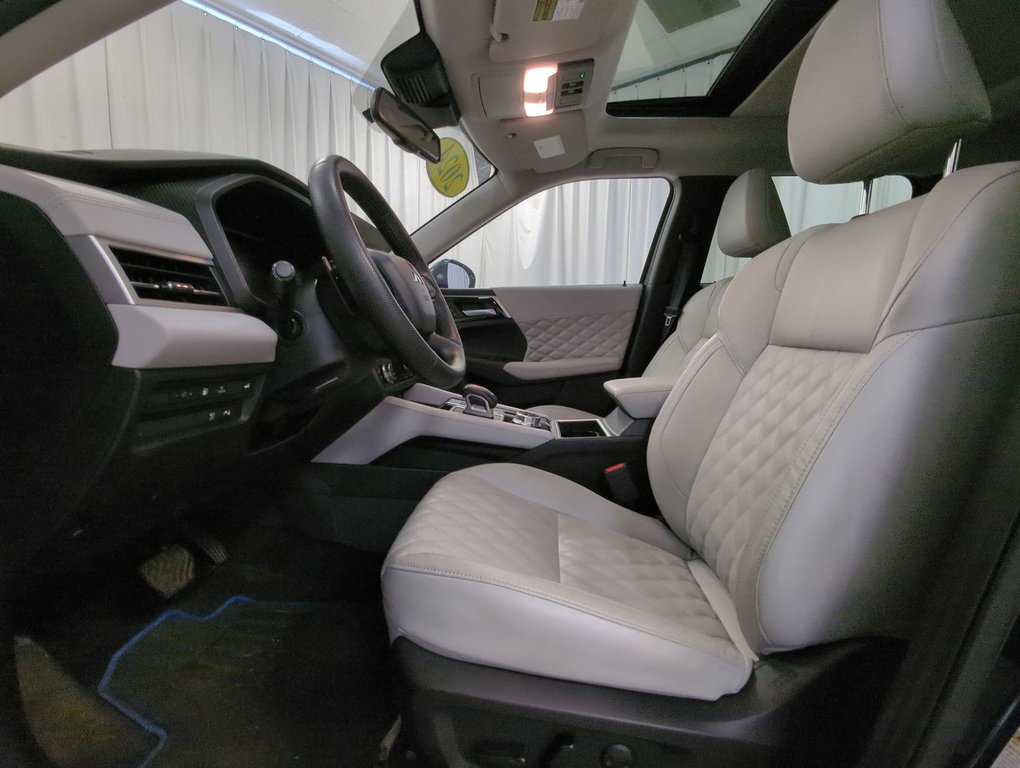 2024 Mitsubishi Outlander Plug-In Hybrid SEL in Dartmouth, Nova Scotia - 11 - w1024h768px