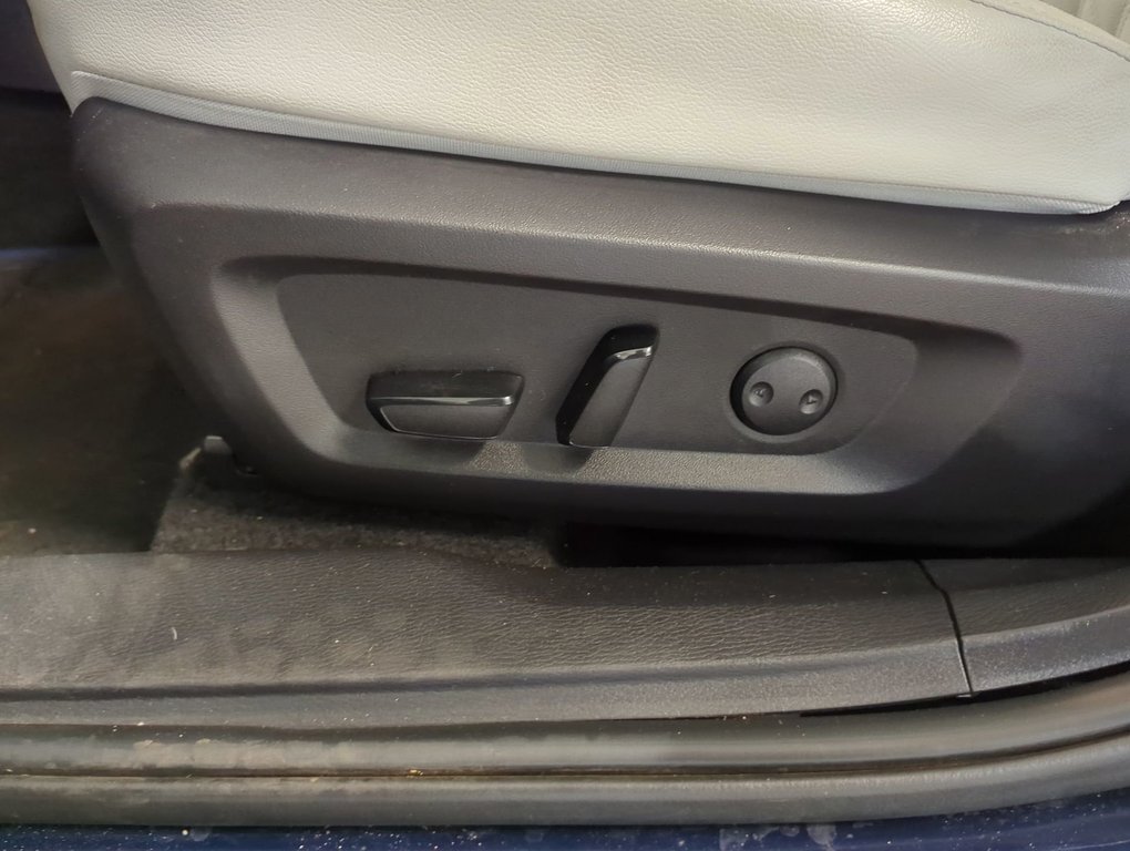 2024 Mitsubishi Outlander Plug-In Hybrid SEL in Dartmouth, Nova Scotia - 12 - w1024h768px