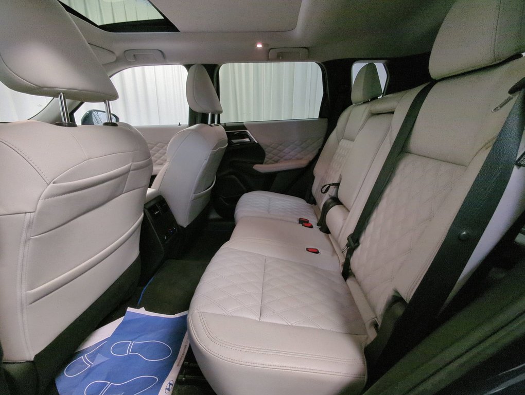 2024 Mitsubishi Outlander Plug-In Hybrid SEL in Dartmouth, Nova Scotia - 23 - w1024h768px