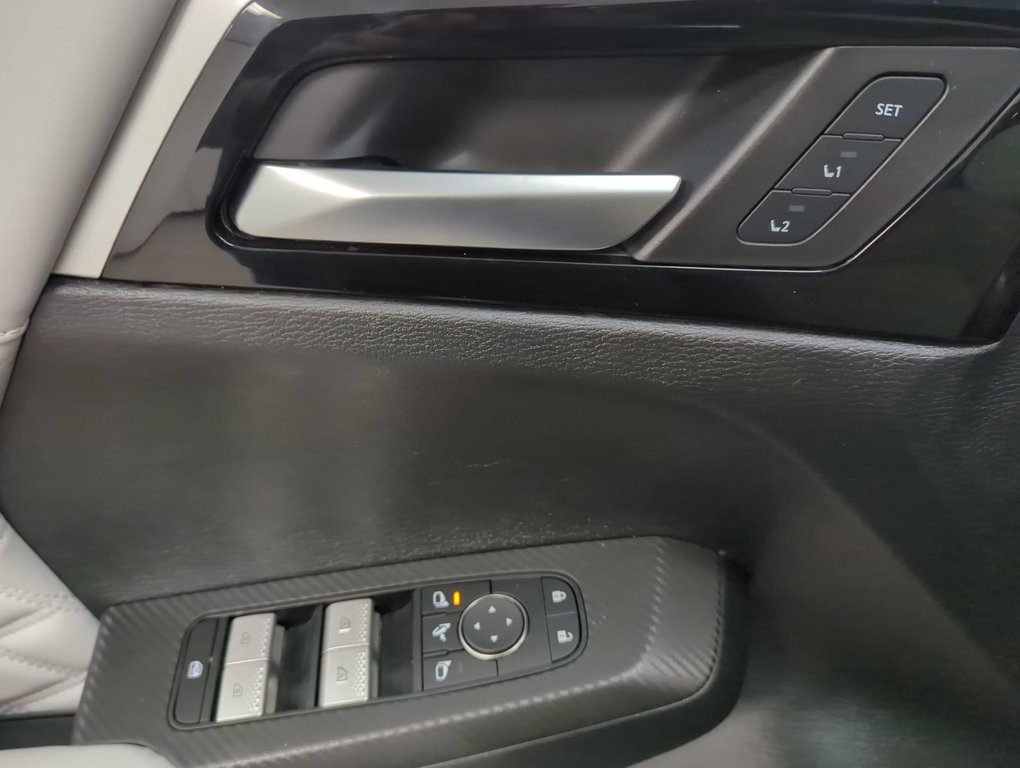 2024 Mitsubishi Outlander Plug-In Hybrid SEL in Dartmouth, Nova Scotia - 13 - w1024h768px