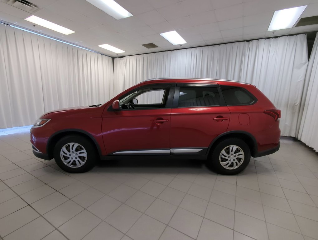 2017 Mitsubishi Outlander ES in Dartmouth, Nova Scotia - 5 - w1024h768px