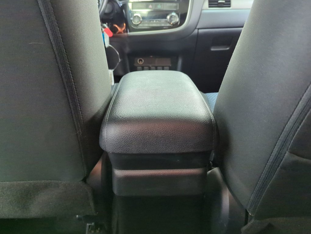 2017 Mitsubishi Outlander ES in Dartmouth, Nova Scotia - 20 - w1024h768px