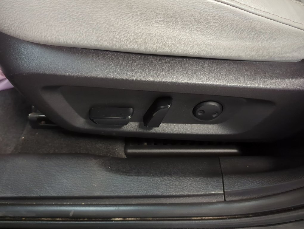 2022 Mitsubishi Outlander GT Premium in Dartmouth, Nova Scotia - 12 - w1024h768px