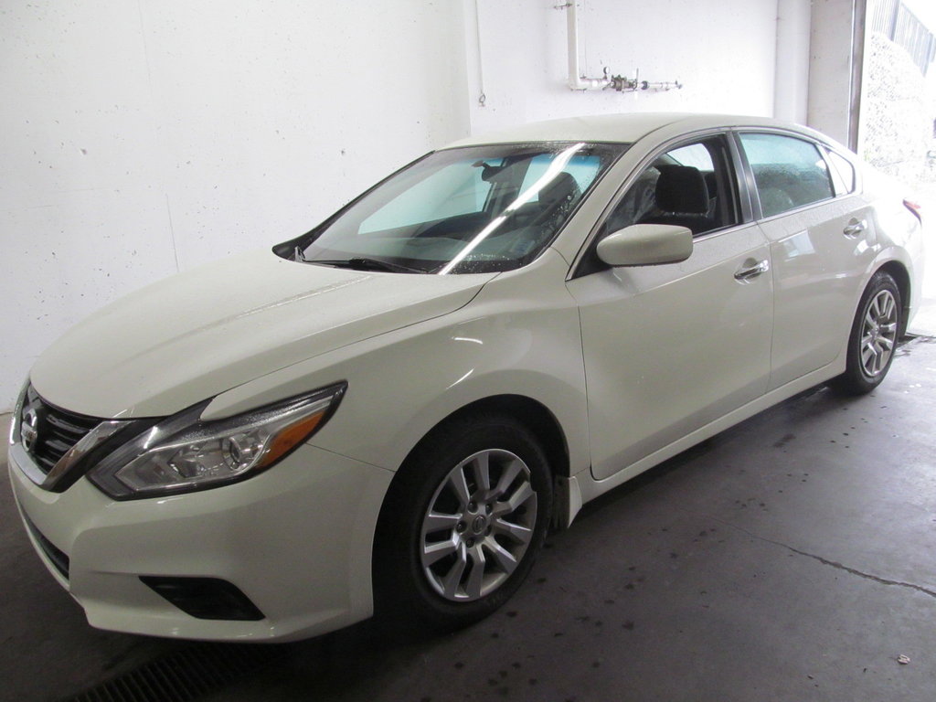 2018 Nissan Altima SL in Dartmouth, Nova Scotia - 2 - w1024h768px