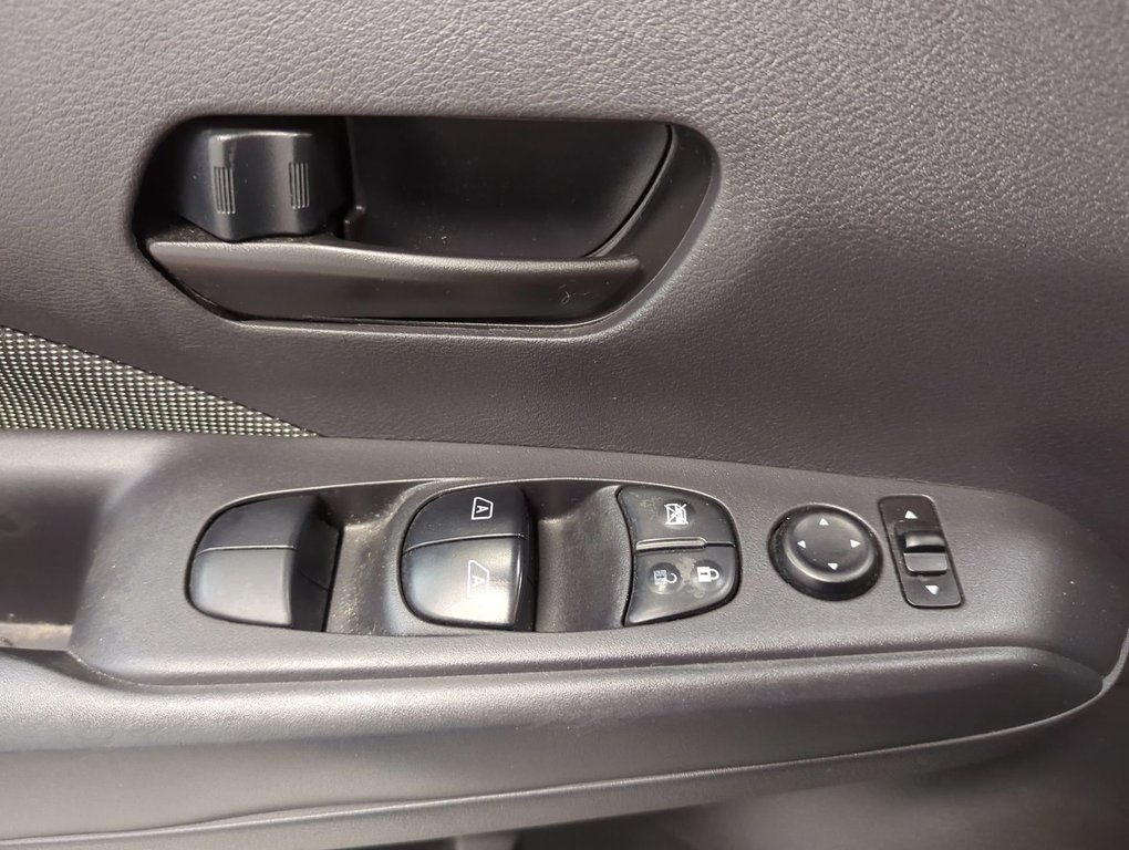 2020 Nissan Kicks S in Dartmouth, Nova Scotia - 13 - w1024h768px