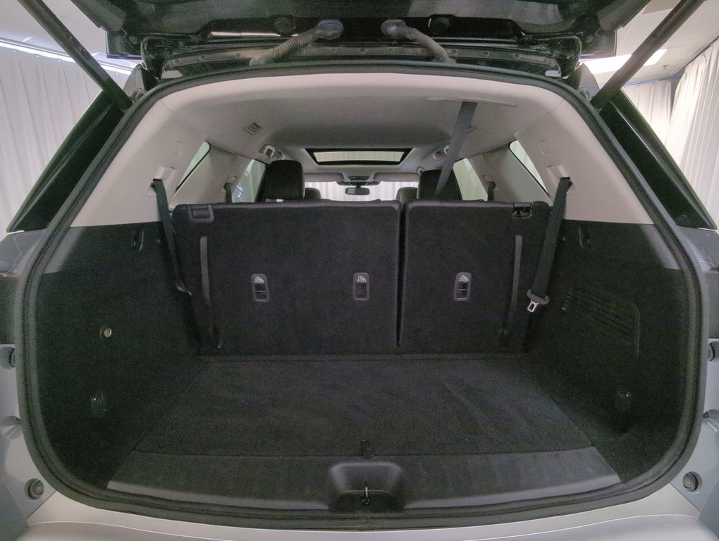 2022 Nissan Pathfinder Platinum in Dartmouth, Nova Scotia - 25 - w1024h768px