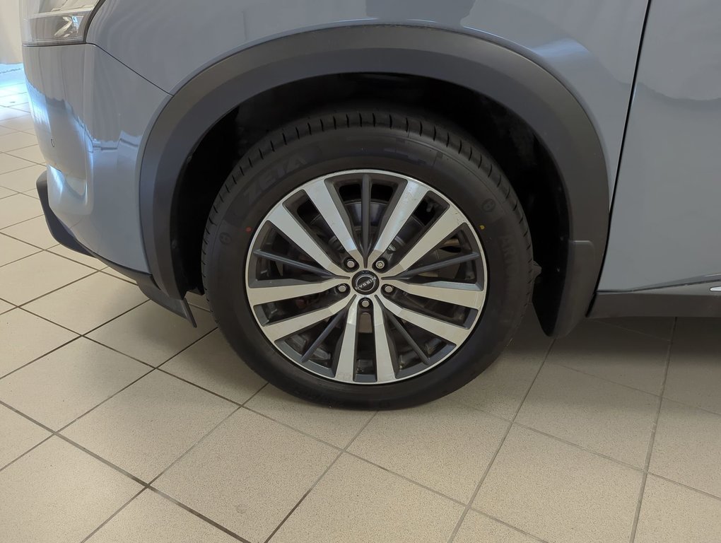 2022 Nissan Pathfinder Platinum in Dartmouth, Nova Scotia - 10 - w1024h768px