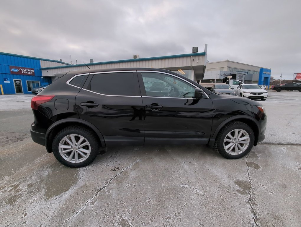 2018 Nissan Qashqai SL in Dartmouth, Nova Scotia - 9 - w1024h768px