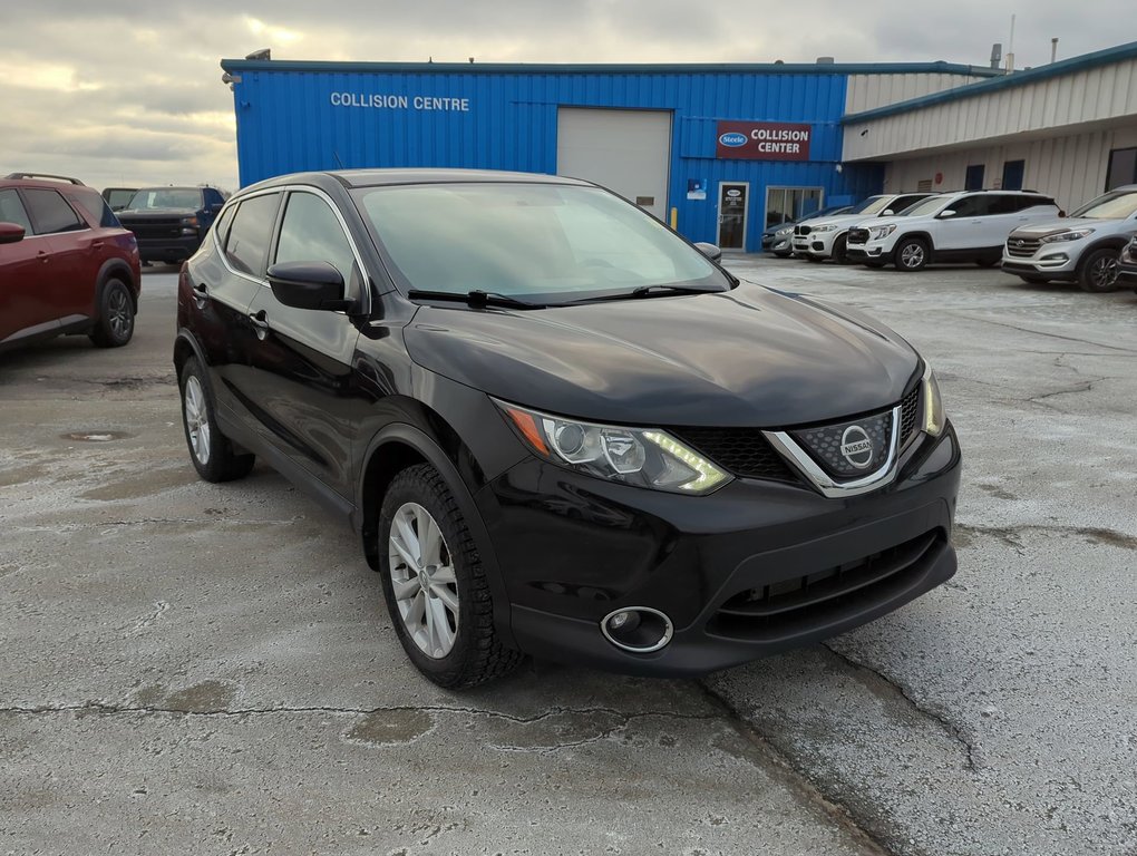 2018 Nissan Qashqai SL in Dartmouth, Nova Scotia - 2 - w1024h768px