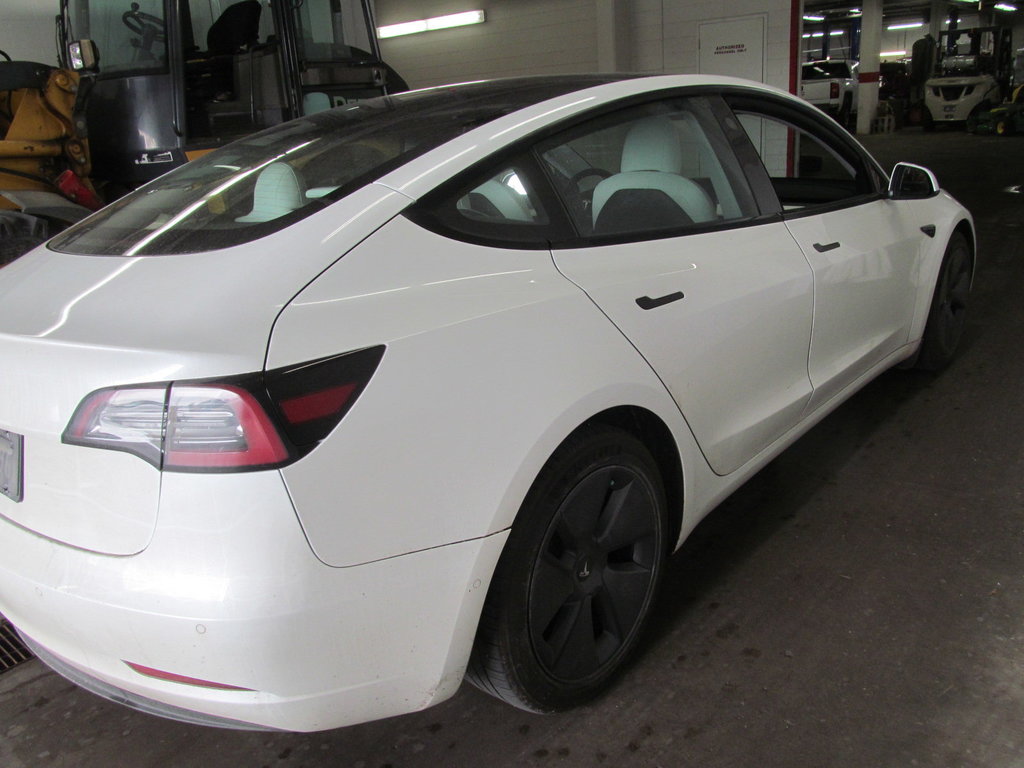 2021 Tesla MODEL 3 Standard Range Plus in Dartmouth, Nova Scotia - 4 - w1024h768px