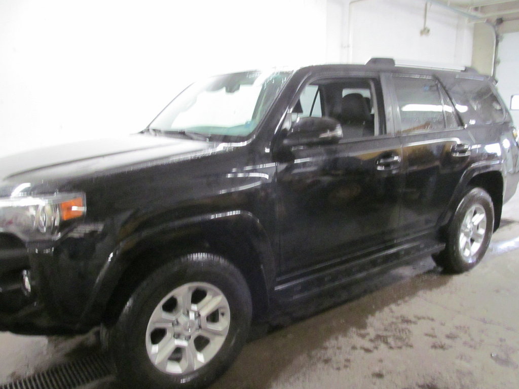 2024 Toyota 4Runner BASE Sunroof 7 Passenger *GM Certified* in Dartmouth, Nova Scotia - 2 - w1024h768px