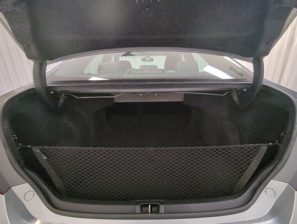 2015 Toyota Camry XLE in Dartmouth, Nova Scotia - 24 - w1024h768px