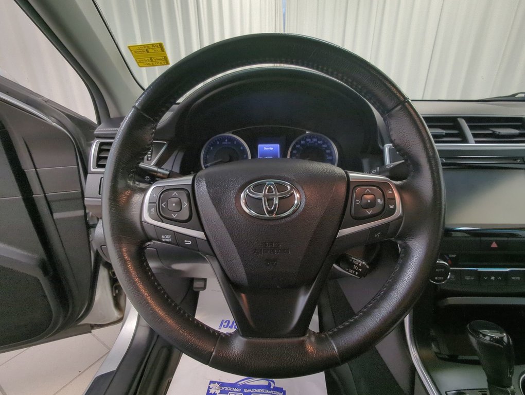 2015 Toyota Camry XLE in Dartmouth, Nova Scotia - 14 - w1024h768px