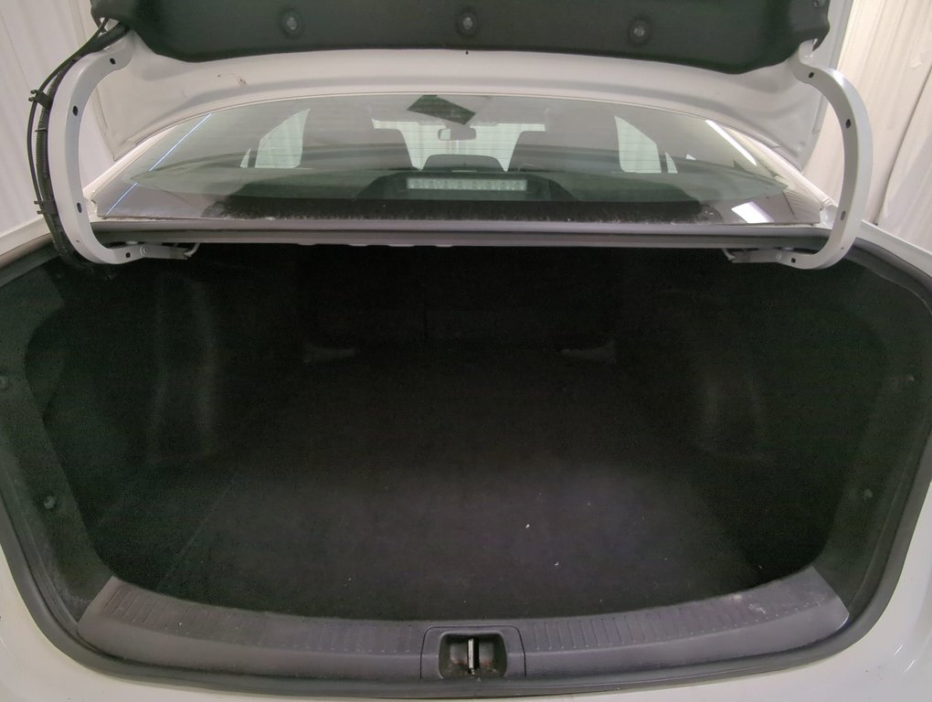 2021 Toyota Corolla LE in Dartmouth, Nova Scotia - 22 - w1024h768px