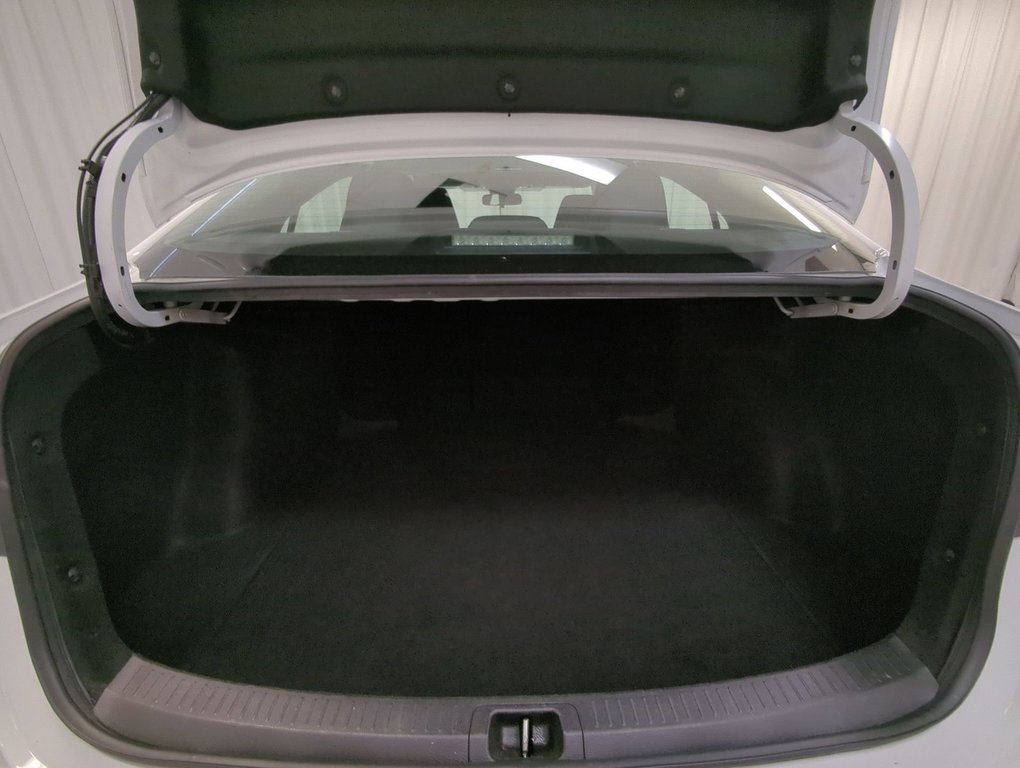 2022 Toyota Corolla LE Sunroof Alloys *GM Certified* in Dartmouth, Nova Scotia - 23 - w1024h768px