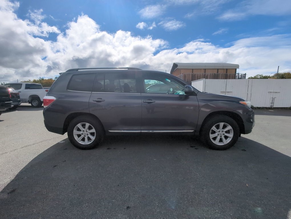 2013  Highlander BASE in Dartmouth, Nova Scotia - 9 - w1024h768px