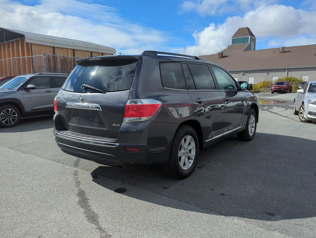 2013  Highlander BASE in Dartmouth, Nova Scotia - 8 - w1024h768px