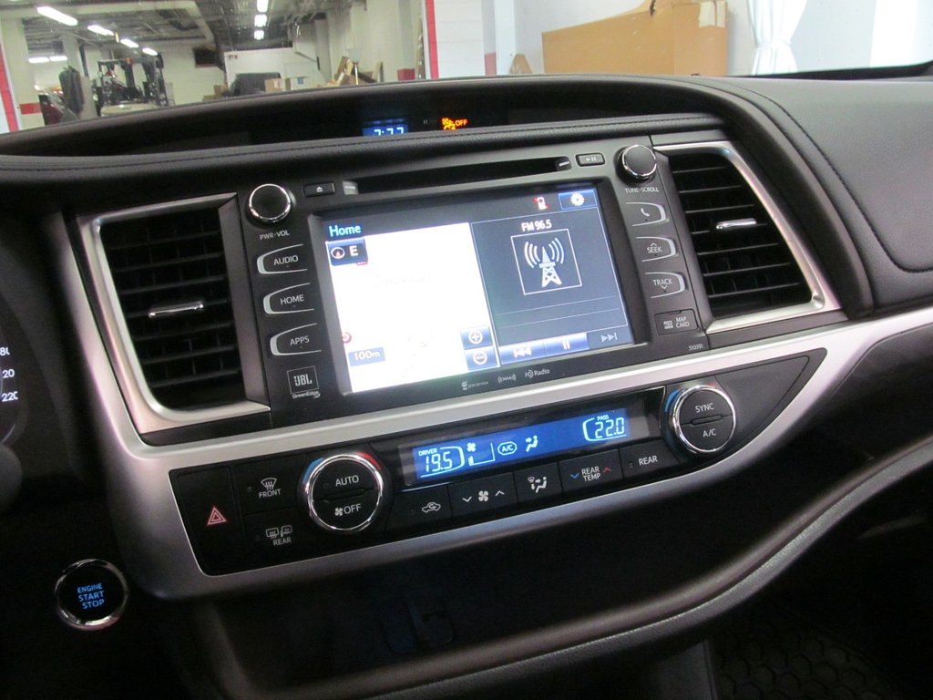 2019 Toyota Highlander Limited in Dartmouth, Nova Scotia - 6 - w1024h768px
