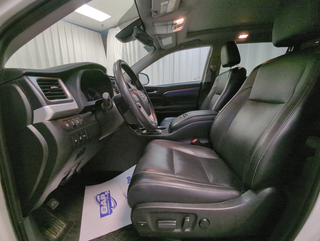2019 Toyota Highlander Limited in Dartmouth, Nova Scotia - 11 - w1024h768px