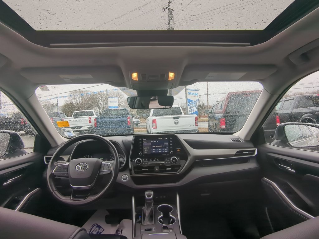 2021 Toyota Highlander XLE Sunroof 7 Seater Fresh MVI in Dartmouth, Nova Scotia - 21 - w1024h768px