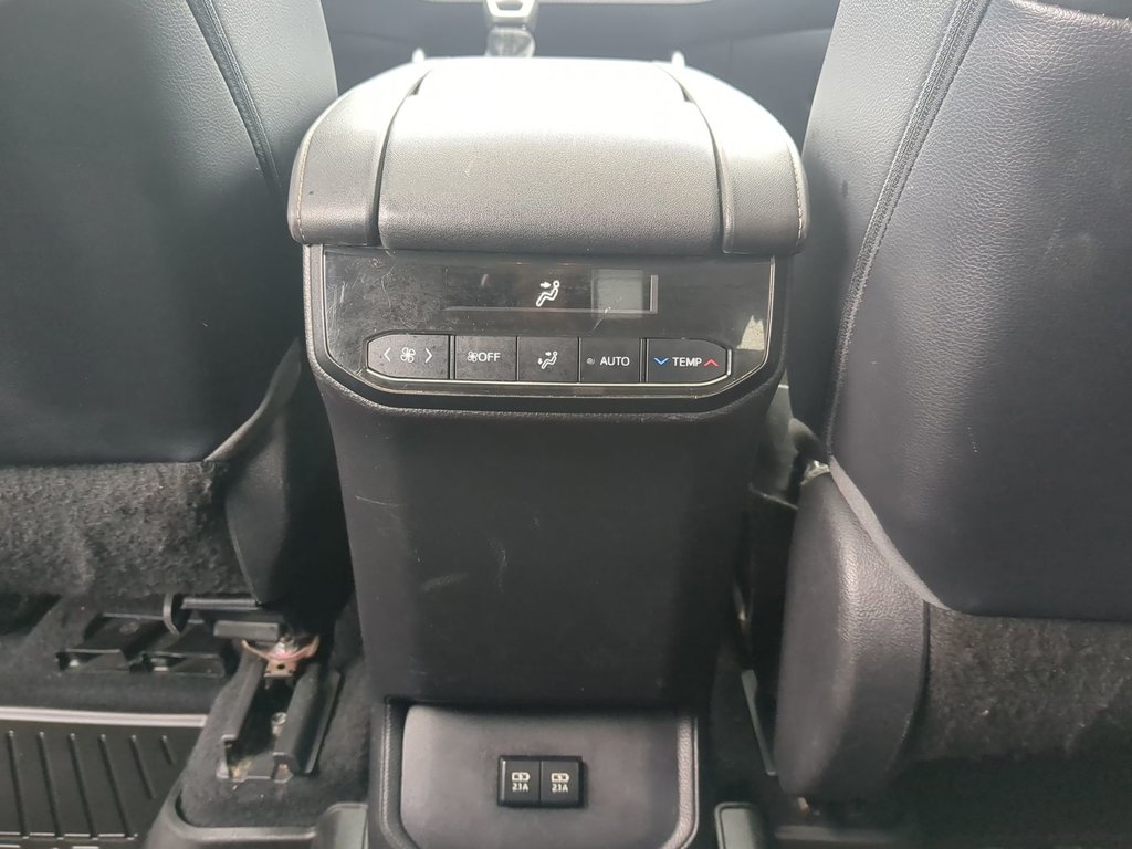 2021 Toyota Highlander XLE Sunroof 7 Seater Fresh MVI in Dartmouth, Nova Scotia - 20 - w1024h768px