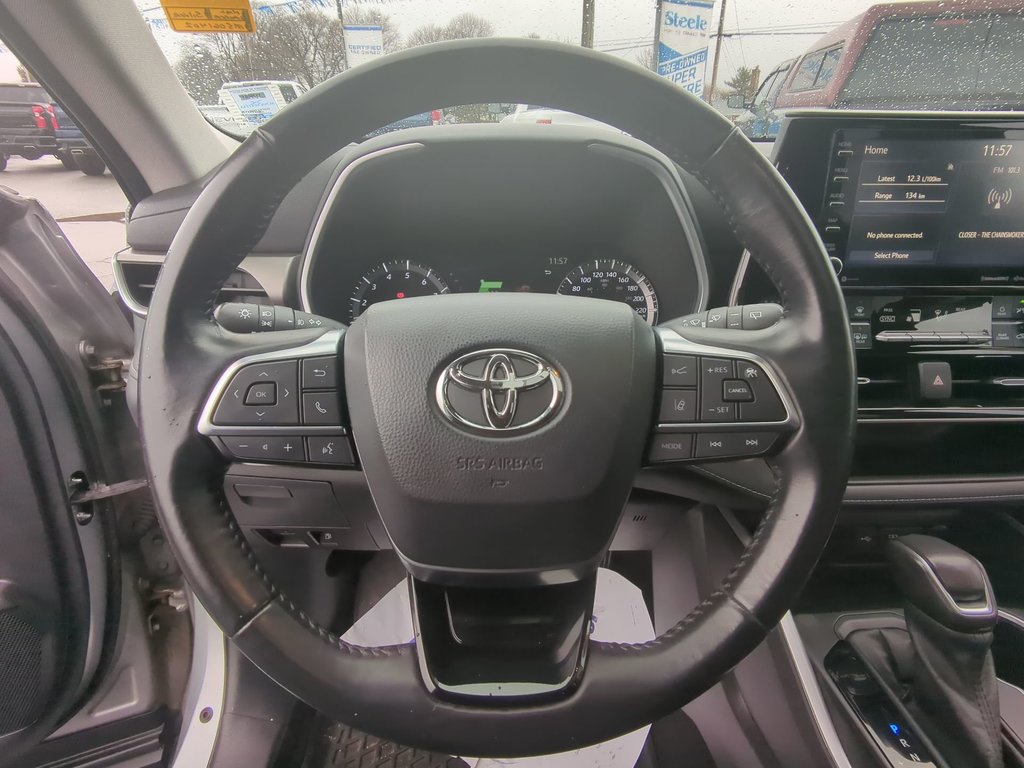 2021 Toyota Highlander XLE Sunroof 7 Seater Fresh MVI in Dartmouth, Nova Scotia - 14 - w1024h768px