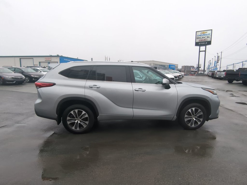 2021 Toyota Highlander XLE Sunroof 7 Seater Fresh MVI in Dartmouth, Nova Scotia - 9 - w1024h768px