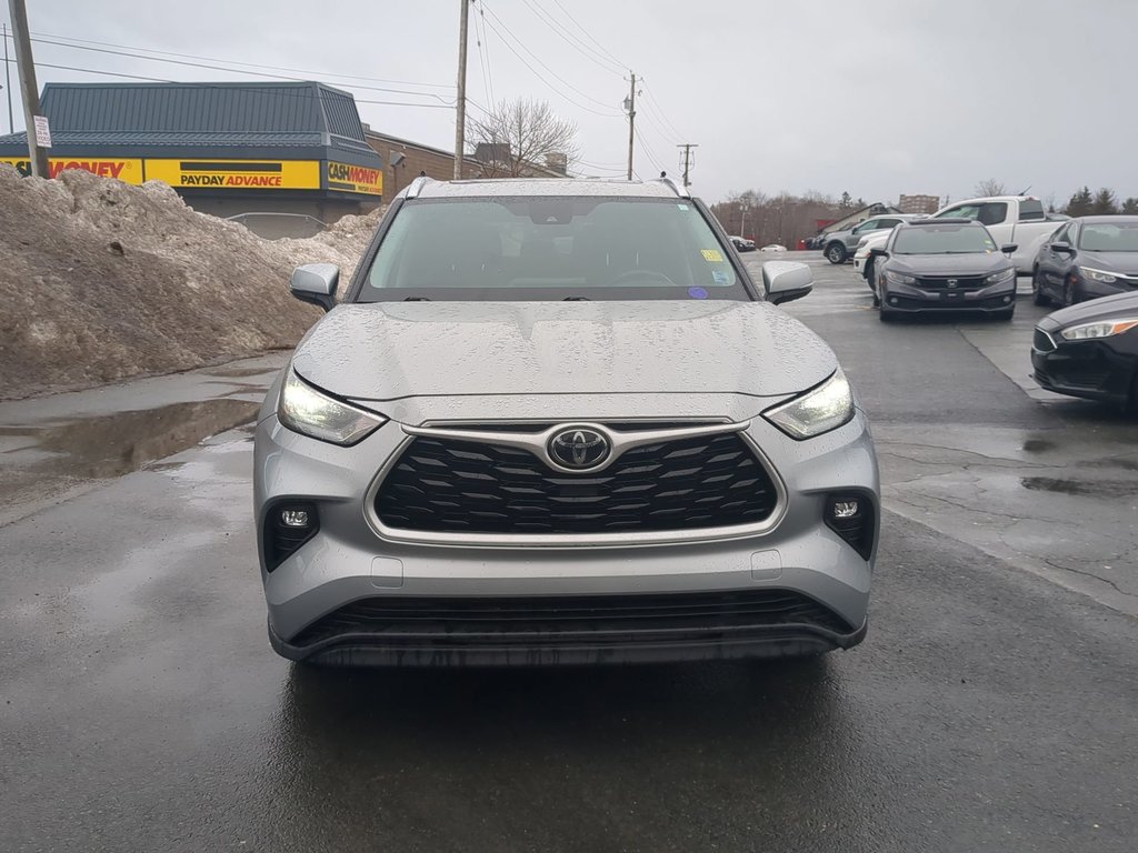 2021 Toyota Highlander XLE Sunroof 7 Seater Fresh MVI in Dartmouth, Nova Scotia - 3 - w1024h768px