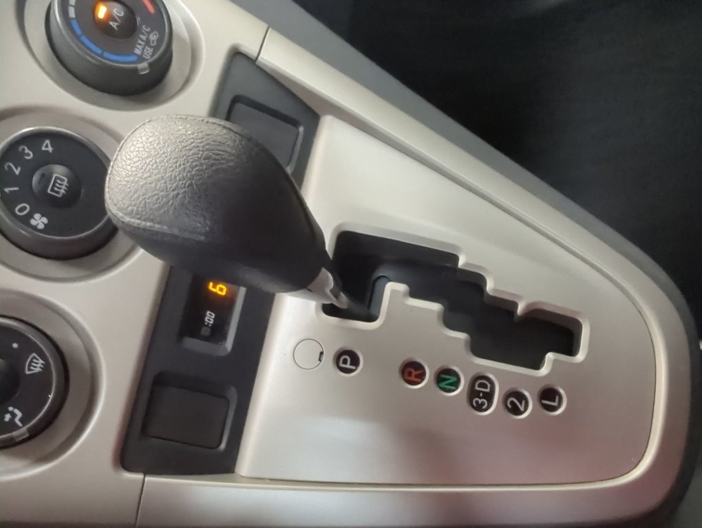2012 Toyota Matrix BASE in Dartmouth, Nova Scotia - 18 - w1024h768px
