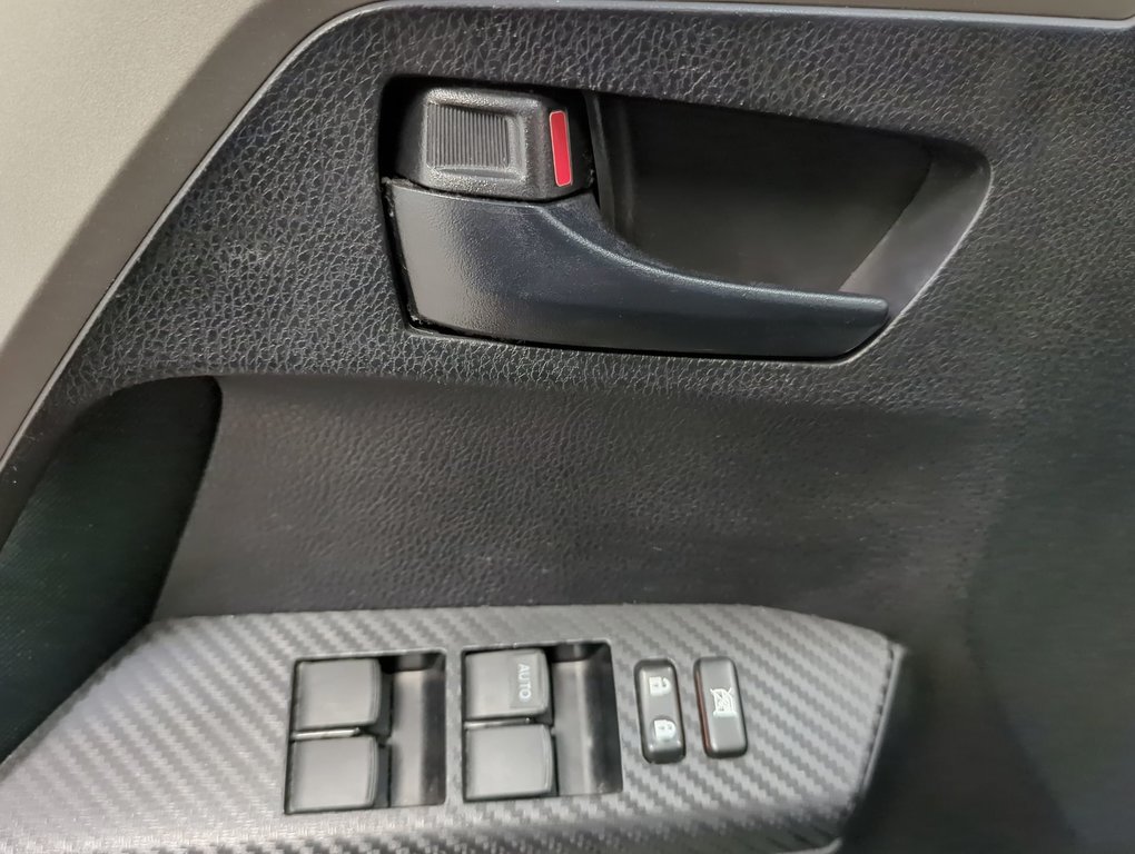 2014 Toyota RAV4 LE in Dartmouth, Nova Scotia - 13 - w1024h768px