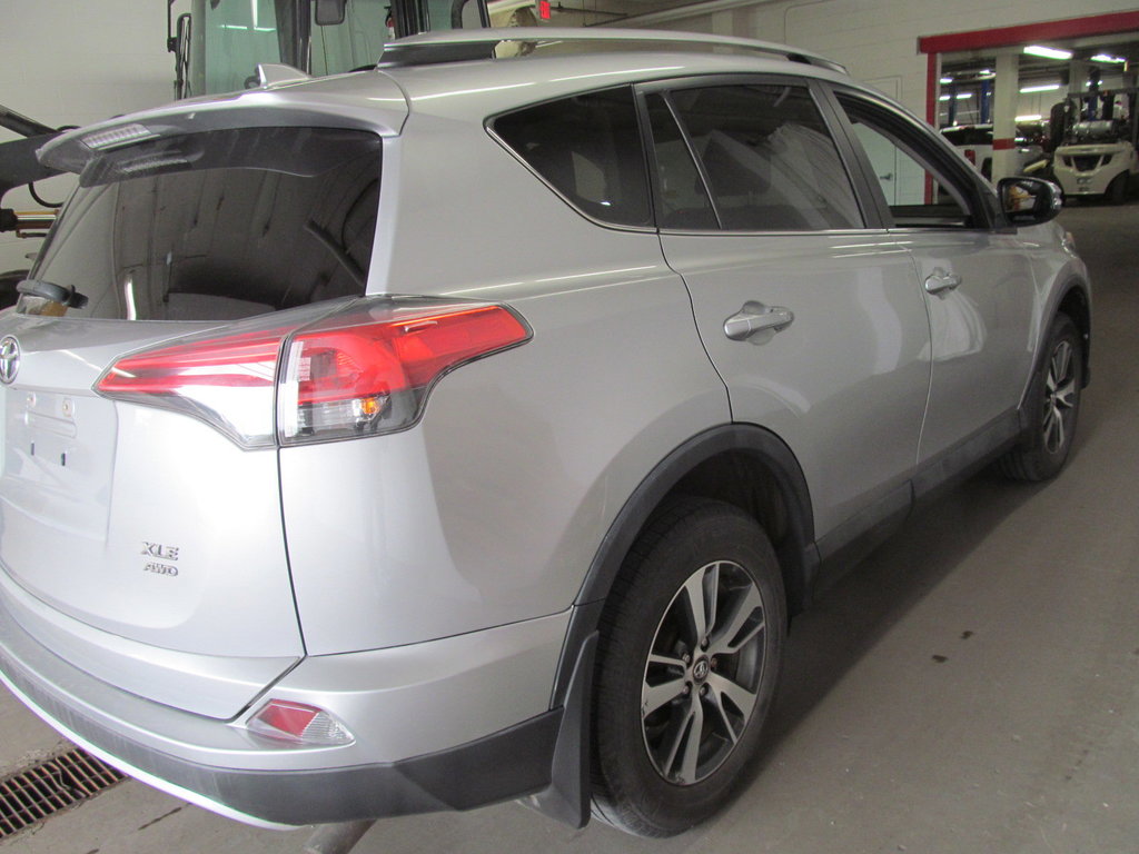 2017 Toyota RAV4 XLE in Dartmouth, Nova Scotia - 4 - w1024h768px