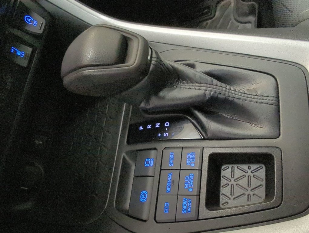 2022 Toyota RAV4 LE in Dartmouth, Nova Scotia - 19 - w1024h768px