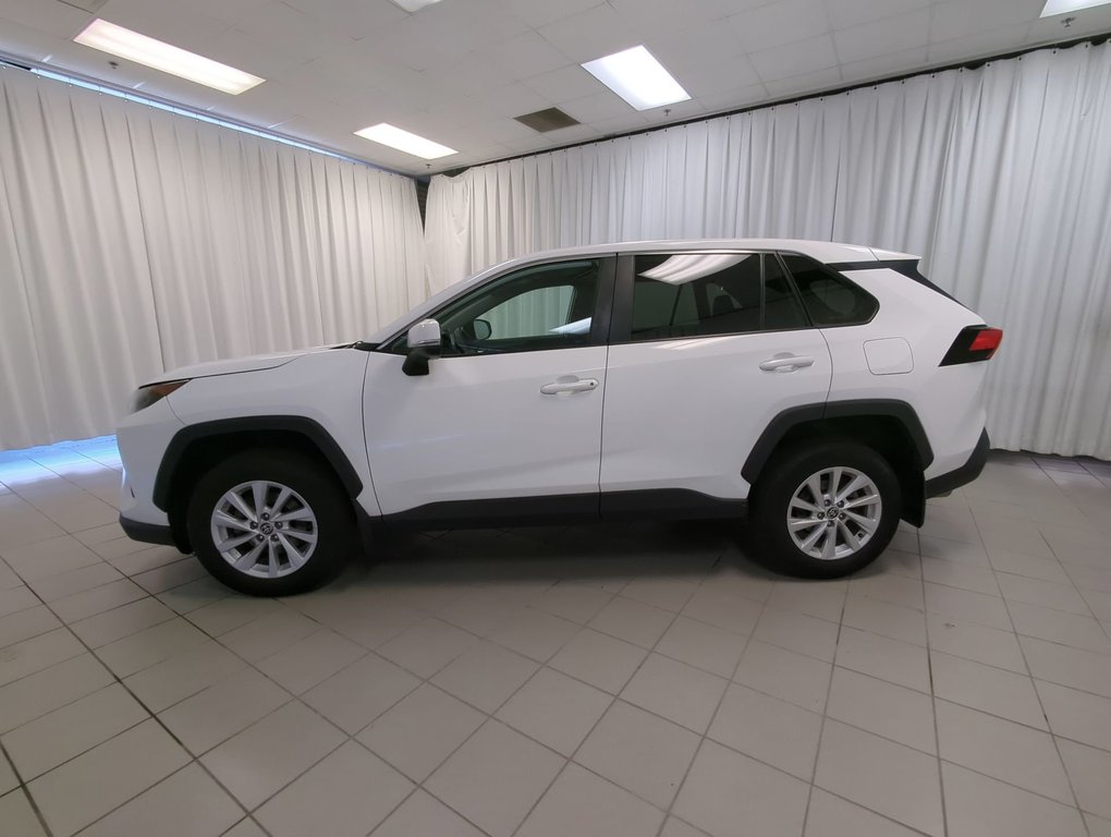 2022 Toyota RAV4 LE in Dartmouth, Nova Scotia - 5 - w1024h768px