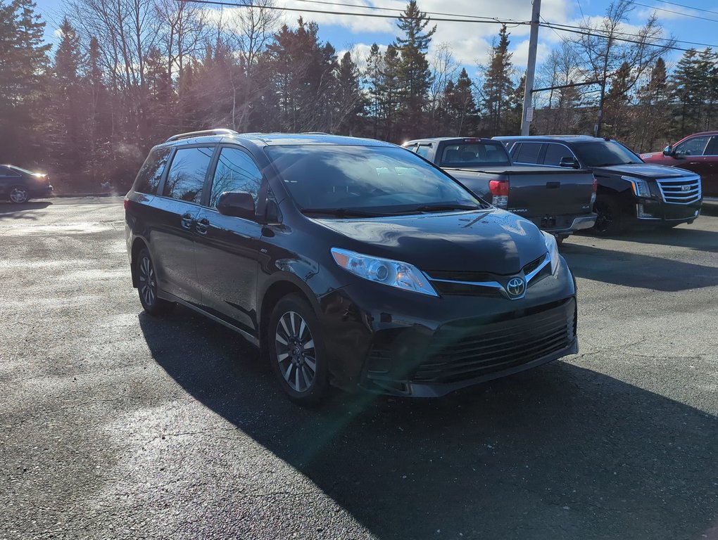 2019 Toyota Sienna LE AWD *GM Certified* in Dartmouth, Nova Scotia - 2 - w1024h768px