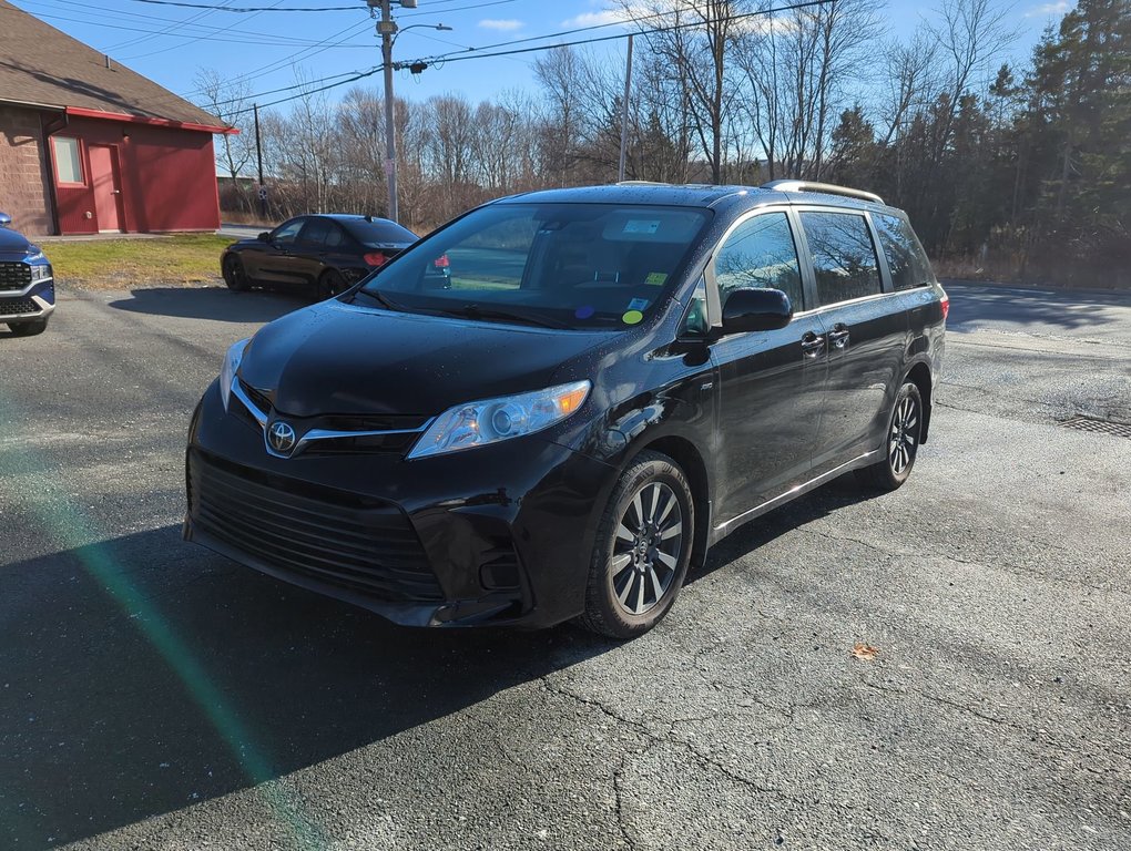 2019 Toyota Sienna LE AWD *GM Certified* in Dartmouth, Nova Scotia - 4 - w1024h768px